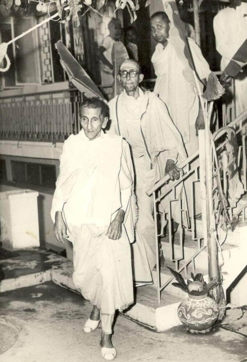 Swami Vireshwarananda with Swami Kshamananda (Former Adhyaksha, Kishanpur Ashrama)