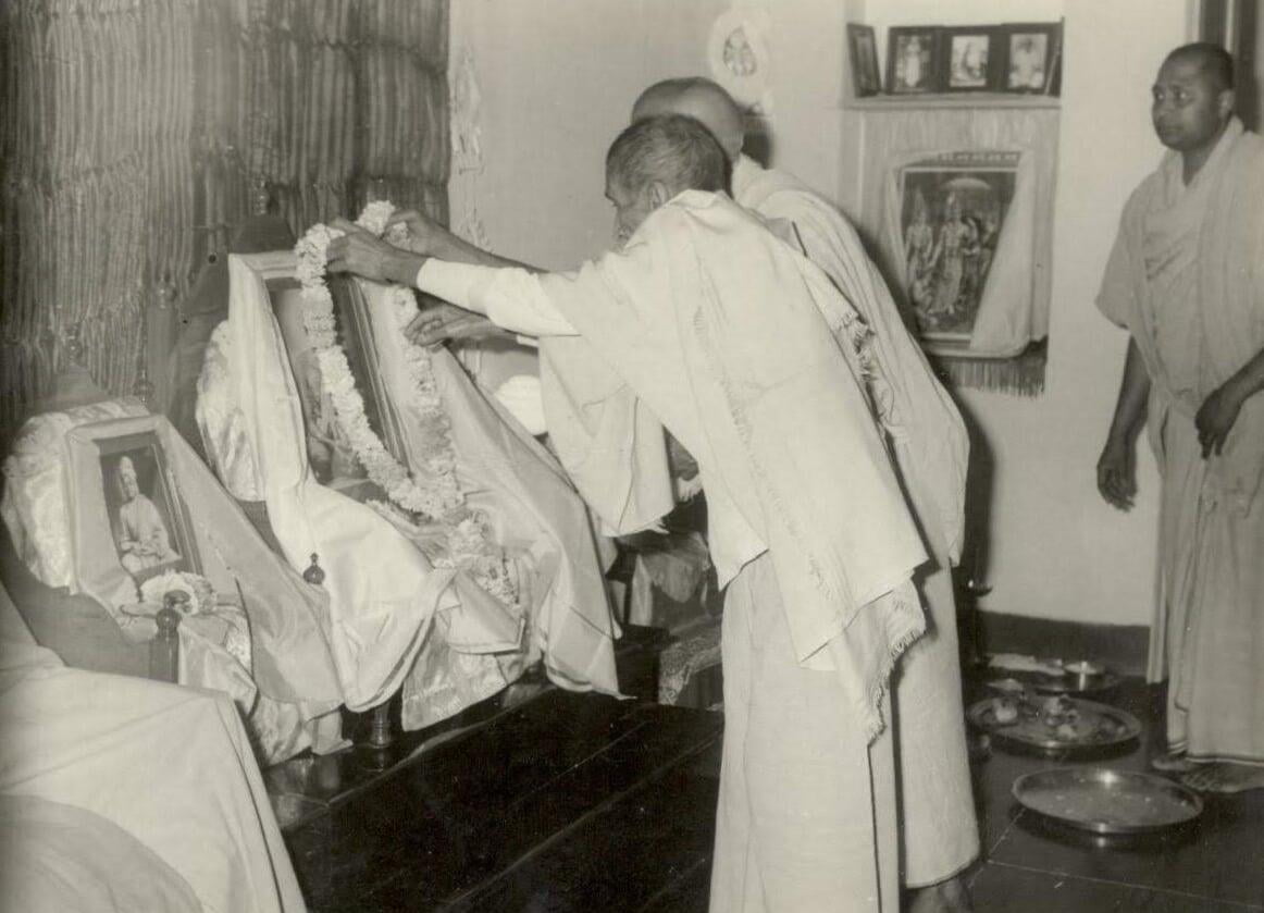 Swami Vireshwarananda at Kishanpur Shrine